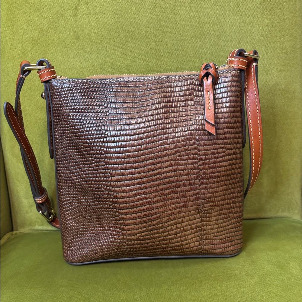 Dooney & Bourke Lizard Embossed Brown Crossbody Bag - Picture 2 of 8
